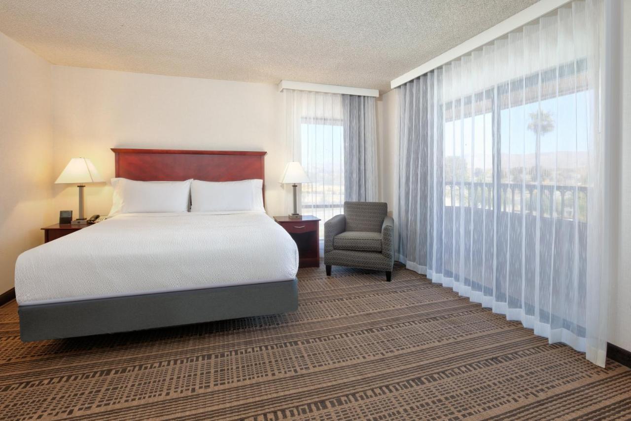 Holiday Inn & Suites Santa Maria By Ihg Екстериор снимка
