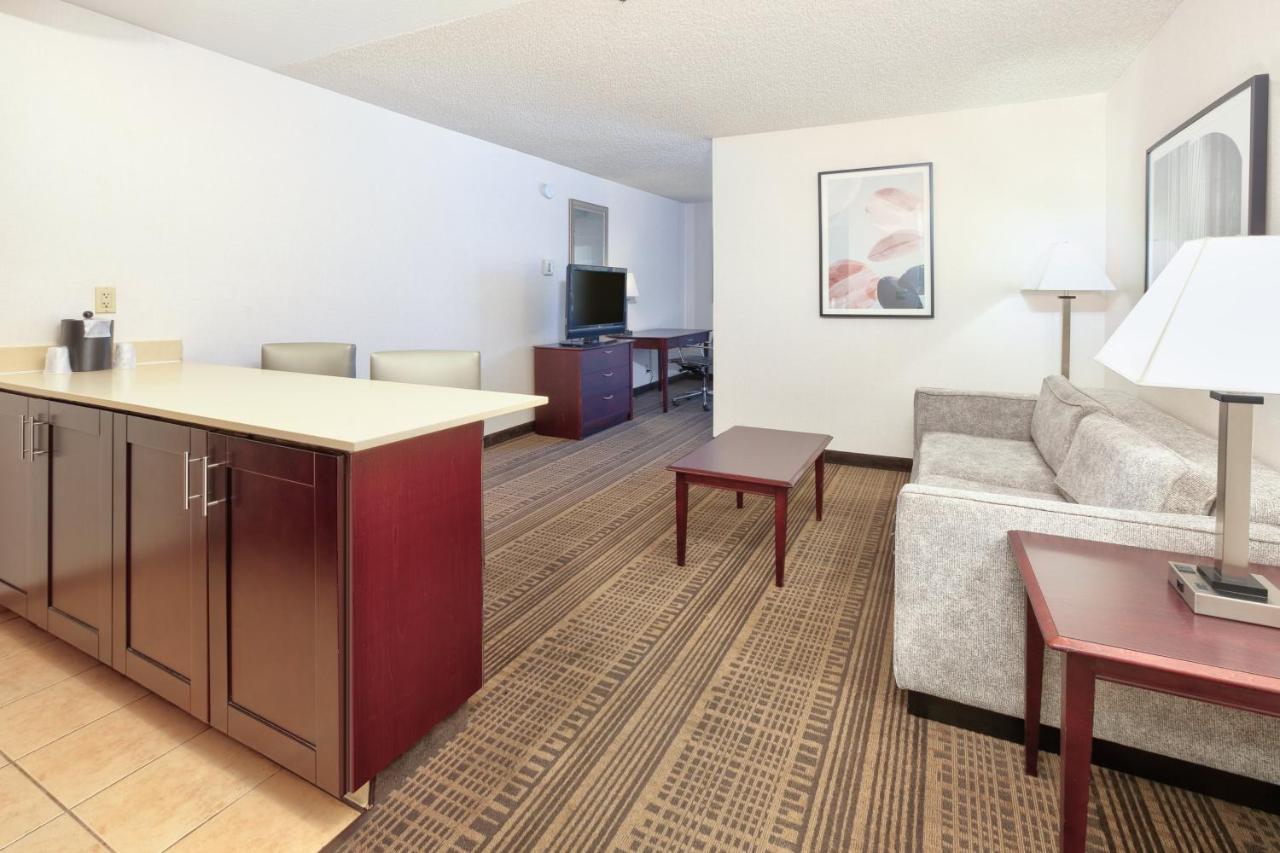 Holiday Inn & Suites Santa Maria By Ihg Екстериор снимка
