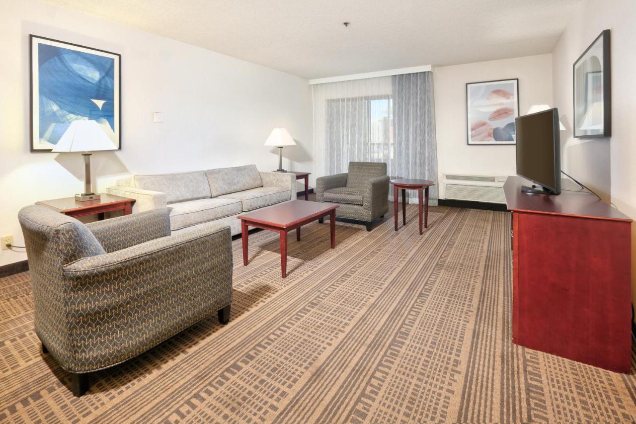 Holiday Inn & Suites Santa Maria By Ihg Екстериор снимка