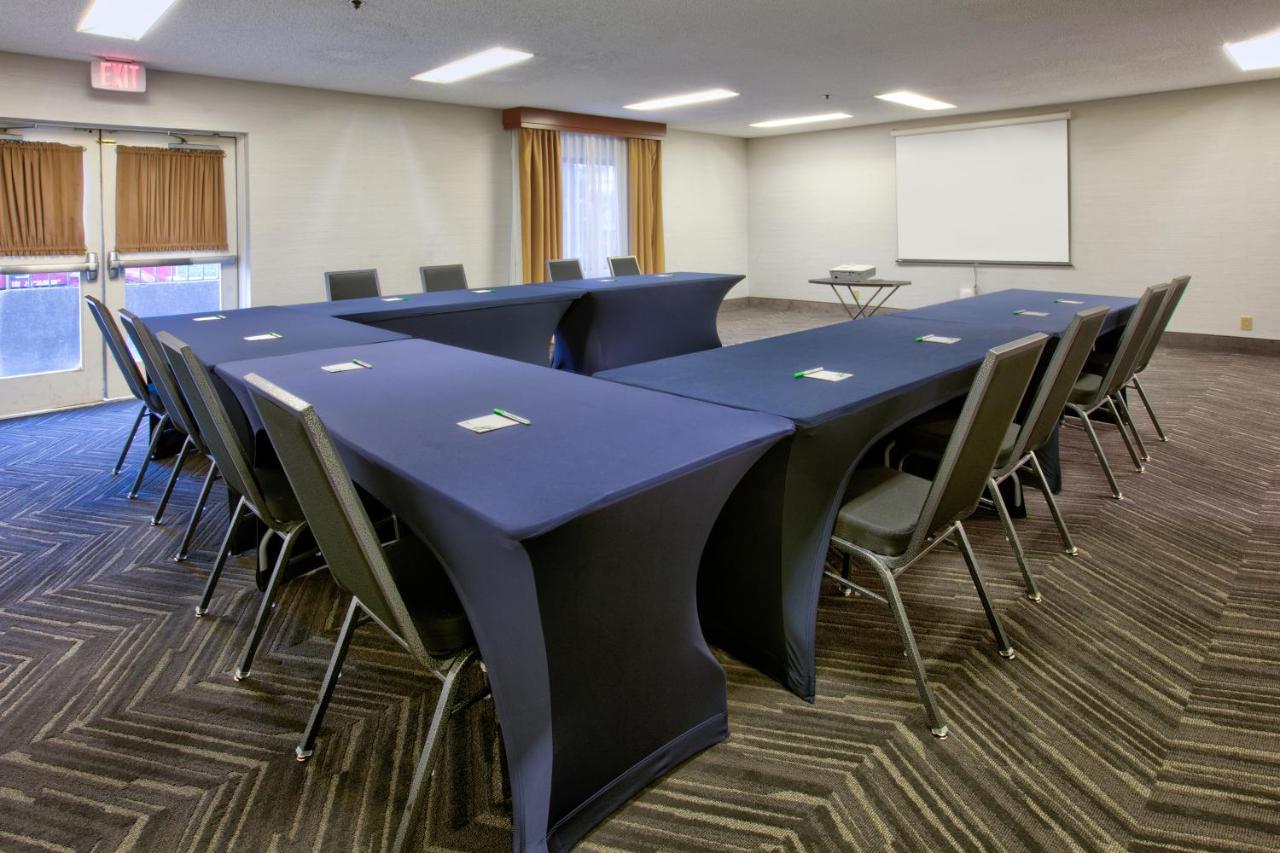 Holiday Inn & Suites Santa Maria By Ihg Екстериор снимка