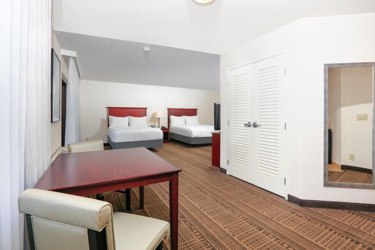 Holiday Inn & Suites Santa Maria By Ihg Екстериор снимка