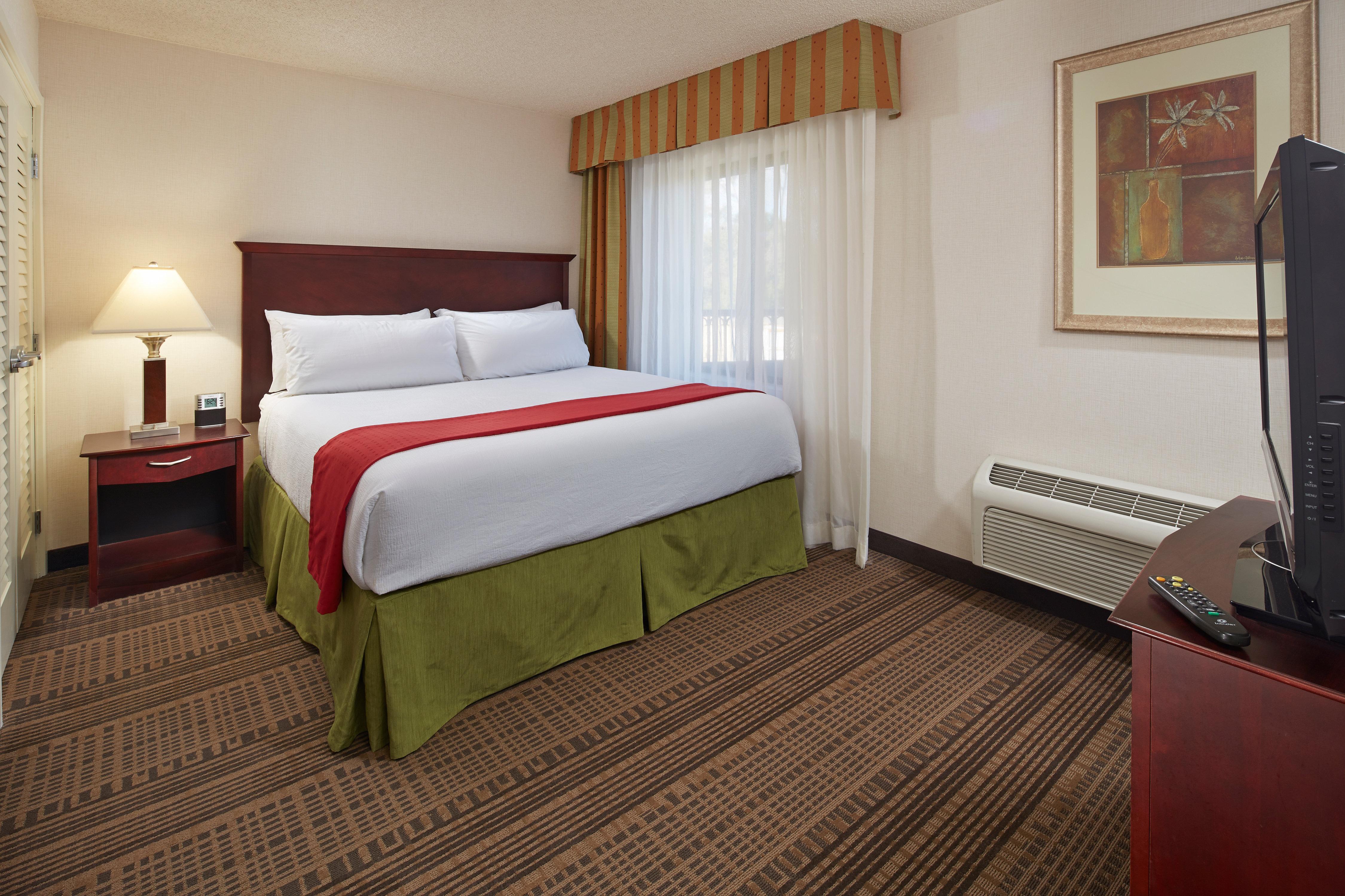 Holiday Inn & Suites Santa Maria By Ihg Екстериор снимка