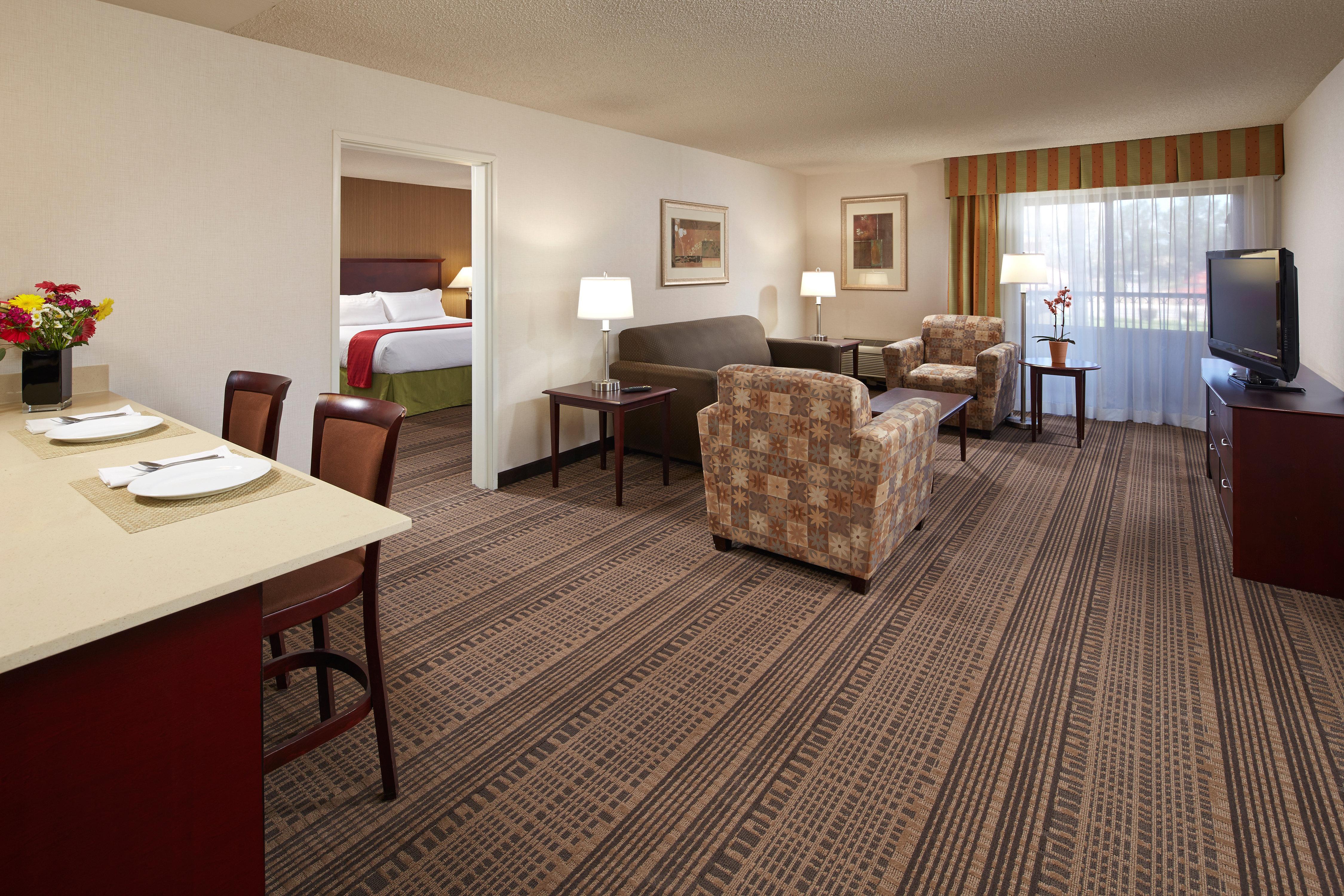 Holiday Inn & Suites Santa Maria By Ihg Екстериор снимка
