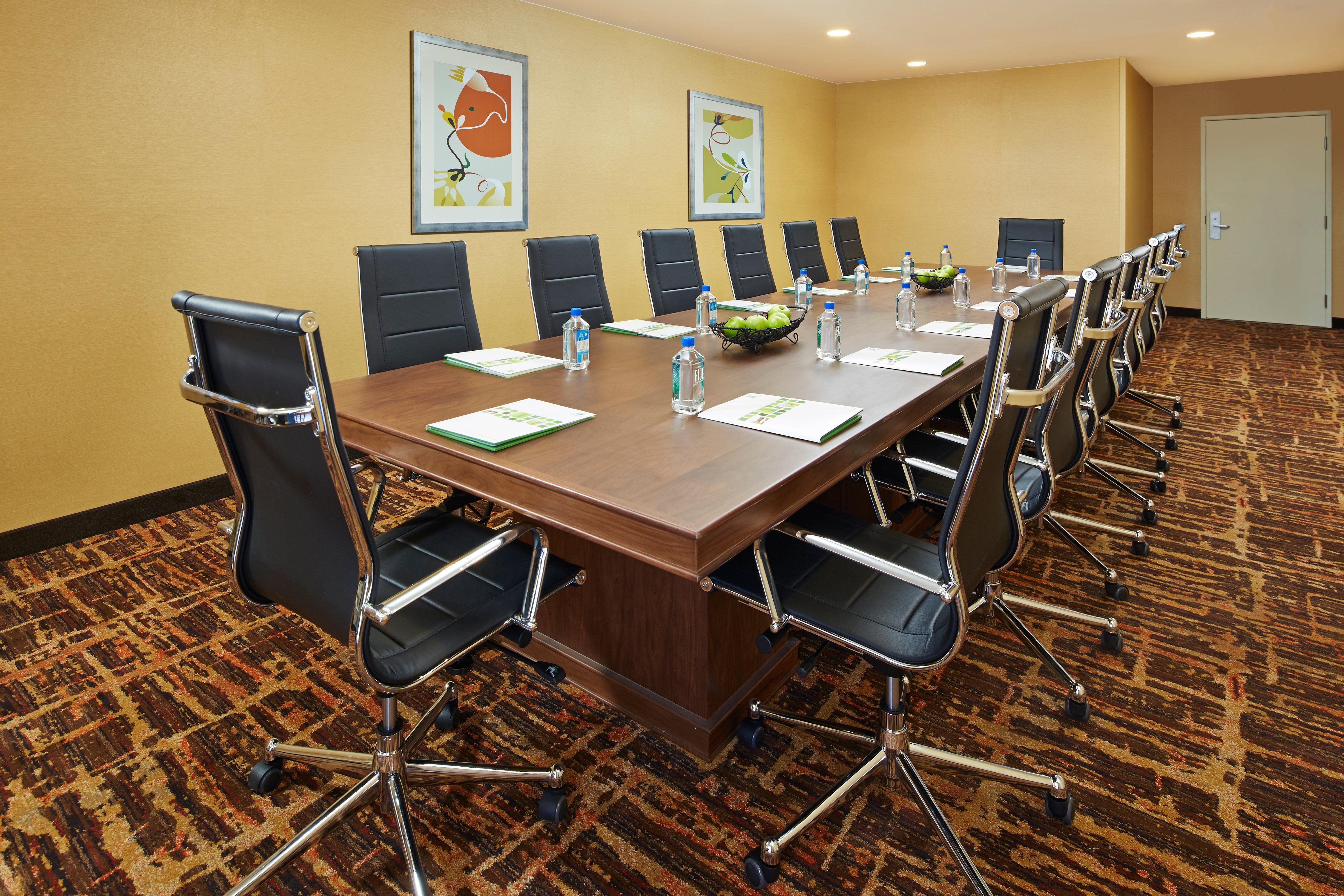 Holiday Inn & Suites Santa Maria By Ihg Съоръжения снимка
