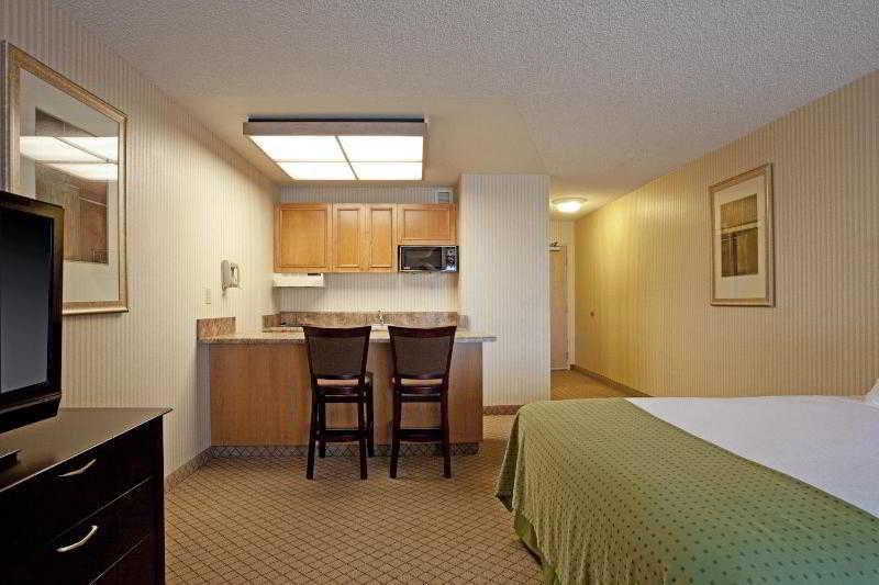 Holiday Inn & Suites Santa Maria By Ihg Стая снимка